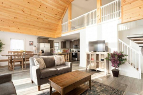 CatskillsChalet/WIFI/SKIING/Fireplace/King Bed